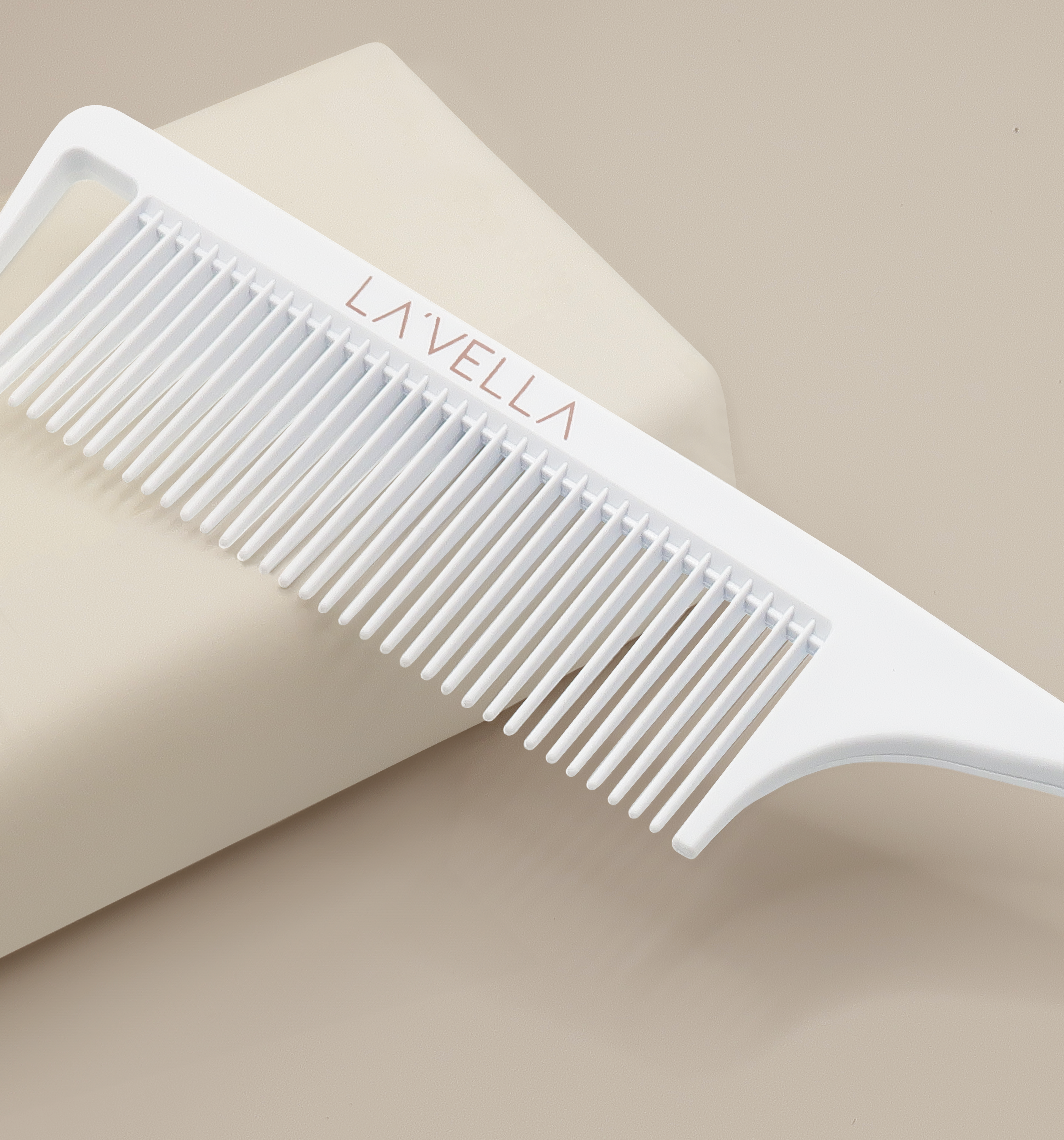 La’Vella Sleek Design Rattail Comb